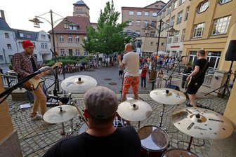 Kulturhauptstadt 2025: Was ist eigentlich in Glauchau so los? - Am 21. Juni steigt im Glauchauer Wehrdigt die Fête de la musique (hier eine Aufnahme aus Lichtenstein im Jahr 2023) als Angebot im Kulturhauptstadtjahr.