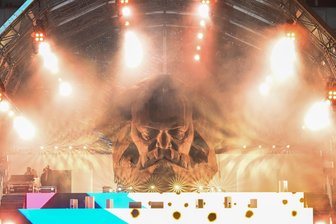 Kulturhauptstadt: Chemnitz’ kulturelle Antwort auf 2018 - Ein neues Kapitel - Auf dieser Bühne rund um den Marx-Kopf wird am Samstagabend das Kulturhauptstadtjahr mit einer großen Show eingeleitet.