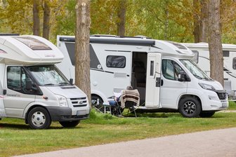 Kulturhauptstadt in Chemnitz: Neue Stellplätze für Wohnmobile geplant - Spätestens seit der Corona-Pandemie bringen viele Reisende ihr „Hotelzimmer“ gleich mit. Sie brauchen dafür aber legale Stellplätze.