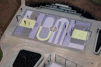 Kulturhauptstadt sportlich: In Chemnitz wird ein Basketballtraum wahr – in Violett und Hellgrün - Kräftiger Farbtupfer mitten in der Stadt: In Chemnitz ist auf dem Konkordiaplatz eine neue Basketballanlage entstanden. Der Anstoß dazu kam aus der Chemnitzer Basketballszene. Über das Design und die farbliche Gestaltung konnten die künftigen Nutzer mitentscheiden.