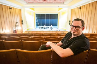 Kulturhaus Aue bekommt neuen Leiter - Tobias Hertzsch ist seit Mai 2023 kommissarischer Leiter des Kulturhauses in Aue. Am 1. November tritt er die Stelle des Leiters an.