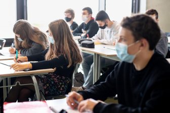 Kultusminister: Coronatests bei Schülern erst nach den Sommerferien - 