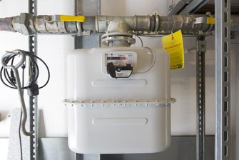Kunden in finanzieller Notlage: Dürfen Stadtwerke das Gas sperren? - Wer nicht bezahlt oder bezahlen kann, muss mit dem Abdrehen rechnen. Zumindest für Stadtwerke-Kunden soll es vor einem solchen Eingriff Beratung und Hilfe geben.