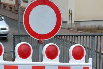Kunnersdorf: Umzingelt von Vollsperrscheiben - Für die Kunnersdorfer ist die Verkehrssituation wegen mehrerer Vollsperrungen aktuell sehr herausfordernd.