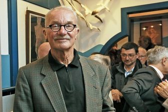 Kunst-Arbeiter: Der Grafiker und Bildhauer Axel Wunsch wird 80 Jahre alt - Axel Wunsch bei der Eröffnung einer Ausstellung seiner Werke in Werdau im Jahr 2019.