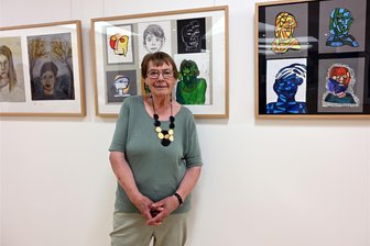 Kunst für das Wir-Gefühl: 85-Jährige fördert in Plauen auch in hohem Alter noch Talente - Seit 44 Jahren leitet Helga Mühlmann die Arbeitsgemeinschaft Bildende Kunst in Plauen, seit 32 Jahren unter dem Dach des Kinderschutzbundes. Am Donnerstag wurde im Plauener Rathaus eine sehenswerte Ausstellung mit aktuellen Arbeiten eröffnet.