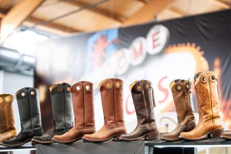 Kunst, Hochzeitsmesse und Gemeinschaft: Was in Chemnitz ein Jahr nach dem Kulturhauptstadt-Start alles los ist - Lust auf ein neues Hobby? Im Tanzsportcentrum werden Square Dance Schnupperkurse angeboten, ein etwas anderer Gruppentanz.