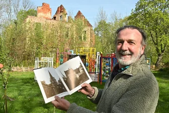 „Kunst:offen“ in Sachsen: Was das Rittergut Ehrenberg am Pfingstwochenende bietet - Pier Giorgio Furlan, hier vor den Resten von Schloss Ehrenberg, lädt Pfingsten ins offene Atelier ein.