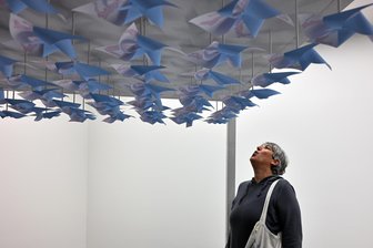 Kunst und Widerstand: Parastou Forouhar im Museum Gunzenhauser Chemnitz - Werke von Parastou Forouhar (im Bild) sind jetzt im Gunzenhauser Museum in Chemnitz zu sehen.