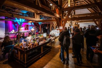 Kunsthandwerk und Design beim Werkkunstmarkt im Wasserschloß Klaffenbach -