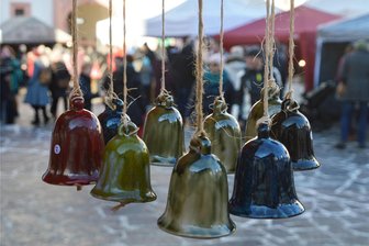 Kunsthandwerkermarkt läutet auf Schloss Augustusburg die Adventszeit ein - Auch Keramiker präsentieren auf Schloss Augustusburg ihre Produkte, die schon vielen Besuchern als Inspiration für Weihnachtsgeschenke dienten.