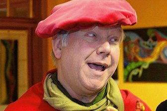 Kunstmarkt: Phantombilder und Mode aus Meerane - Harald Nickoleit ist am Sonntag im historischen Kostüm auf dem Sommer-Kunstmarkt dabei.