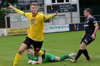 Kunststück des Tages: Youngster des VfB Auerbach schießt sein Team mit Viererpack zum 4:0 - Lucas Seidel machte das Heimspiel gegen Budissa Bautzen zu einem für sich unvergesslichen. Für Auerbach schoss er jedes der vier Tore und beförderte seine Mannschaft auf den zweiten Tabellenplatz.