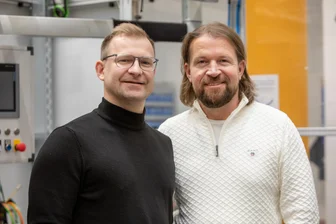 Kuriose Wende im Plauener U-Boot-Streit: Diese beiden Unternehmer wollen die Patenschaft jetzt retten - Die Plauener Unternehmer Thomas Haubenreißer (rechts) und Tim Spranger wollen jährlich 2000 Euro stiften, um die Patenschaft zu einer U-Boot-Mannschaft der Deutschen Marine fortzusetzen.