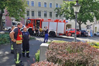 Kurioser Feuerwehreinsatz in Lichtenstein: „Ewige Flamme“ am Altmarkt ist erloschen - Die Feuerwehr wurde wegen einer lodernden Flamme in der Gaslaterne gerufen.