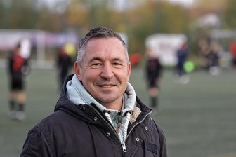 Kurioses Trainerduell in der Fußball-Landesklasse: Meeranes Neuer gegen den Gefeuerten aus Flöha - Am vergangenem Sonntag war Fußballtrainer Marco Waldenburger noch Zuschauer im Meeraner Richard-Hofmann-Stadion. Die Vorfreude auf die Übernahme der MSV-Mannschaft, die in dieser Woche erfolgte, dürfte nach dem 2:1-Heimsieg über den ESV Lok Zwickau noch gestiegen sein.
