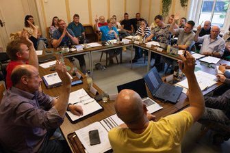 Kurort-Ehe im oberen Vogtland: Es startet holprig - Aus dem Gemeinderat Bad Brambach müssen noch Vertreter für die gemeinsame Arbeitsgruppe mit Bad Elster gewählt werden.