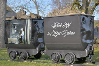 Kurort im Erzgebirge erhält Finanzspritze für Bergbau-Relikte und Museum - Zwei alte Bergbau-Hunte sind in Bad Schlema instand gesetzt worden.