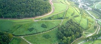 Kurort setzt auf wechselnde Winde - 
              <p class="artikelinhalt">Am Hammerberg in Bad Schlema fliegen künftig Golfbälle.</p>
            