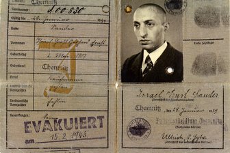 Kurz vor Kriegsende: Die letzte Deportation aus Chemnitz in das Konzentrationslager Theresienstadt - Die sogenannte "Judenkennkarte" des Chemnitzer Kaufmanns Ernst Sander.