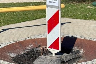 Kurz vor Ostern: Stadt Glauchau sperrt beliebte Feuerschale - Nichts geht mehr an der Feuerschale auf dem Spielplatz in Voigtlaide.