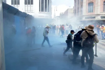 Kurz vor WM: Tränengas gegen Lehrer-Protest in Mexiko - Die Polizei setzte Tränengas ein.