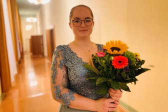 Kurz vorm ersten Gleitschirmflug trifft diese Erzgebirgerin eine Entscheidung fürs Leben - Anna-Maria Eule aus Crandorf ist Bäckerin aus Leidenschaft. Die 19-Jährige schließt die Meisterprüfung direkt an und kann sich keinen schöneren Beruf vorstellen. Das Handwerk zog sie einem Studium vor.