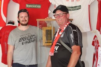 Kurzer Traum in Rot und Weiß -