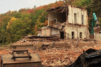 KZ Sachsenburg: Führender Denkmalschützer mahnt Ruinensicherung bei Kommandantenvilla an - Nur noch Reste waren am Dienstagfrüh von der Kommandantenvilla des einstigen KZ Sachsenburg übrig.