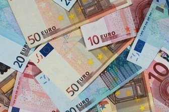 Lößnitz: Seniorin mit Schockanruf um 20.000 Euro betrogen -