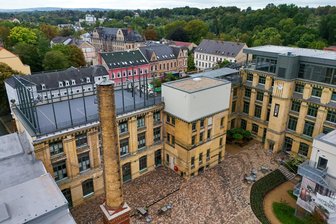 Lachen und Netzwerken im Chemnitzer Gründerzentrum „Die Fabrik“ - Nächsten Mittwoch wird in der Rooftop-Bar der Fabrik eine „Überstunde“ gemacht, so heißt zumindest die Veranstaltung.