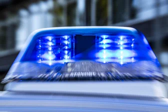 Ladendieb greift zwei Menschen an - Die Polizei fahndet nach einem brutalen Ladendieb und hofft auf Zeugenhinweise.