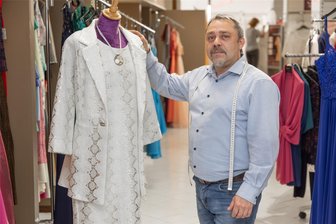 Ladensterben in Annaberg: Nächstes Geschäft verschwindet aus der Innenstadt - Uwe Schulze hat sich dafür entschieden, das Modehaus Valentino für immer zu schließen.