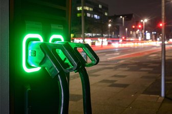 Ladestationen für E-Autos: Sachsen liegt im Mittelfeld - In Sachsen gibt es rund 3800 öffentliche Ladepunkte für Elektroautos. (Symbolbild)