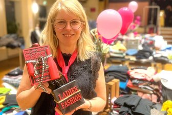 Ladiesfashion Geithain: Stilvoll shoppen kommt an - Vom Flohmarkt für Frauen profitierte auch die Händlermeile und bedankte sich bei Romy Kuschniak.