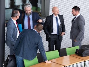 Ländlicher Raum: AfD scheitert mit Antrag - Jörg Urban (l-r), Wolfram Klaus Keil, Andre Wendt und Christopher Hahn stehen nach der Sitzung im Plenarsaal.