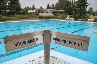 Länger plantschen in Chemnitzer Freibädern - Im Freibad Wittgensdorf kann noch bis 3. September geschwommen werden.