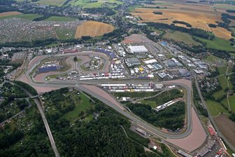 Lärmt der Sachsenring mehr als erlaubt? - Der vom Sachsenring ausgehende Lärm sorgt seit Jahren für Verärgerung von Bewohnern im Umfeld des Fahrsicherheitszentrums. Nun wurde ein Gutachten erstellt, das Zweifel daran erkennen lässt, ob die Gesetzesvorgaben zum Lärmschutz immer entsprechend eingehalten werden. 