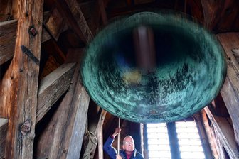Läuten für den Weltfrieden: Hilliger-Glocke im Turm der Nikolaikirche Freiberg erklingt am 21. September - Die Hilliger-Glocke im Turm der Nikolaikirche läutet auch zum Jahreswechsel und am Ostermorgen.