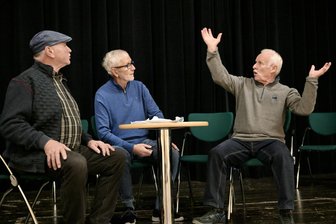 Laienspiel im Erzgebirge: Verwechslungen und Missverständnisse bei Brautschau - Eckard Schlegel, Bernd Kämmer und Wolfgang Schurz (von links) sind auch dieses Jahr beim Weihnachtsstück der Bergbühne Eibenstock dabei.