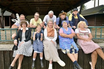 Laienspieltheater im Erzgebirge: Premiere bei „De Sosaer Guschen“ - „De Sosaer Guschen“ bringen das Stück „Das verstauchte Knie“ auf die Bühne.