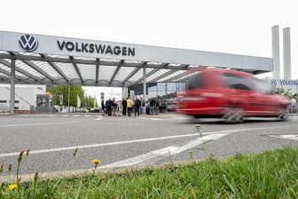 Landesarbeitsgericht bestätigt: Betriebsratswahl bei VW war ungültig - Schwierige Verhältnisse: Schon das zweite Gericht hat nun festgestellt, dass die Betriebsratswahl im Zwickauer VW-Werk nicht ordnungsgemäß abgelaufen ist. Es hätte aber schlimmer kommen können.