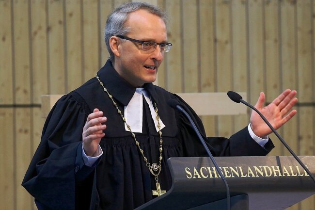 Landesbischof Carsten Rentzing kündigt seinen Rücktritt an - Landesbischof Carsten Rentzing bei einer Predigt. 