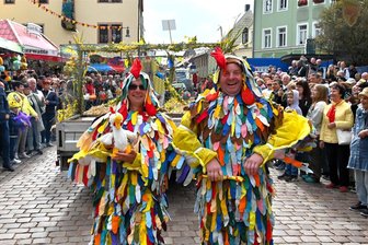 Landeserntedankfest in Mittweida: Das Finale mit dem großen Festumzug in Bildern - Da lachen ja die Hühner - in dem Fall die Geflügelzüchter beim Festumzug zum Landeserntedankfest Mittweida.