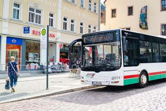 Landeserntedankfest in Mittweida: Das ist im Busverkehr zu beachten - Durch die Innenstadtsperrung können manche Bushaltestellen wie am Markt derzeit nicht angefahren werden.