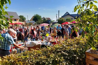 Landflohmarkt in Noßwitz: Eine Schatztruhe für Schnäppchenjäger - Für den Landflohmarkt am 15. September in Noßwitz können noch Verkaufstische angemeldet werden.