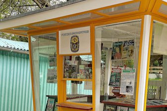 Landkreis Zwickau: Zeitumstellung – auf den Uhren und in Museen - Einen Zeitungskiosk wie zu DDR-Zeiten findet man im Deutschen Landwirtschaftsmuseum.