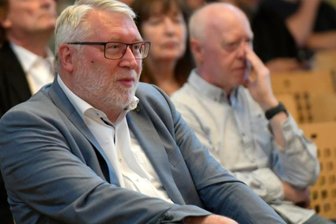 Landrat Damm enttäuscht über geringe Wahlbeteiligung - Landrat Matthias Damm (CDU) - hier beim Leserforum der "Freien Presse" im "Goldenen Löwen" in Hainichen - hält sich mit Äußerungen zum Ergebnis bei der Wahl seines Nachfolgers zurück.