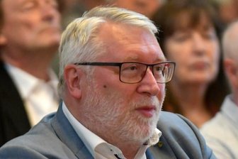 Landrat: Lauterbach wimmelte mich ab - Landrat Matthias Damm (CDU) - hier beim Leserforum der "Freien Presse" vergangene Woche im "Goldenen Löwen" Hainichen - ist gegen eine einrichtungsbezogene Impfpflicht. 