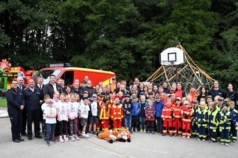 Landrat lobt Arbeit der Kinder- und Jugendwehren im Vogtland: „Ohne euch hat die Feuerwehr in zehn, 15 Jahren keinen Nachwuchs mehr“ - Sechs Kinderfeuerwehren haben sich beim Aktionstag der Kinderfeuerwehren in Limbach getroffen.